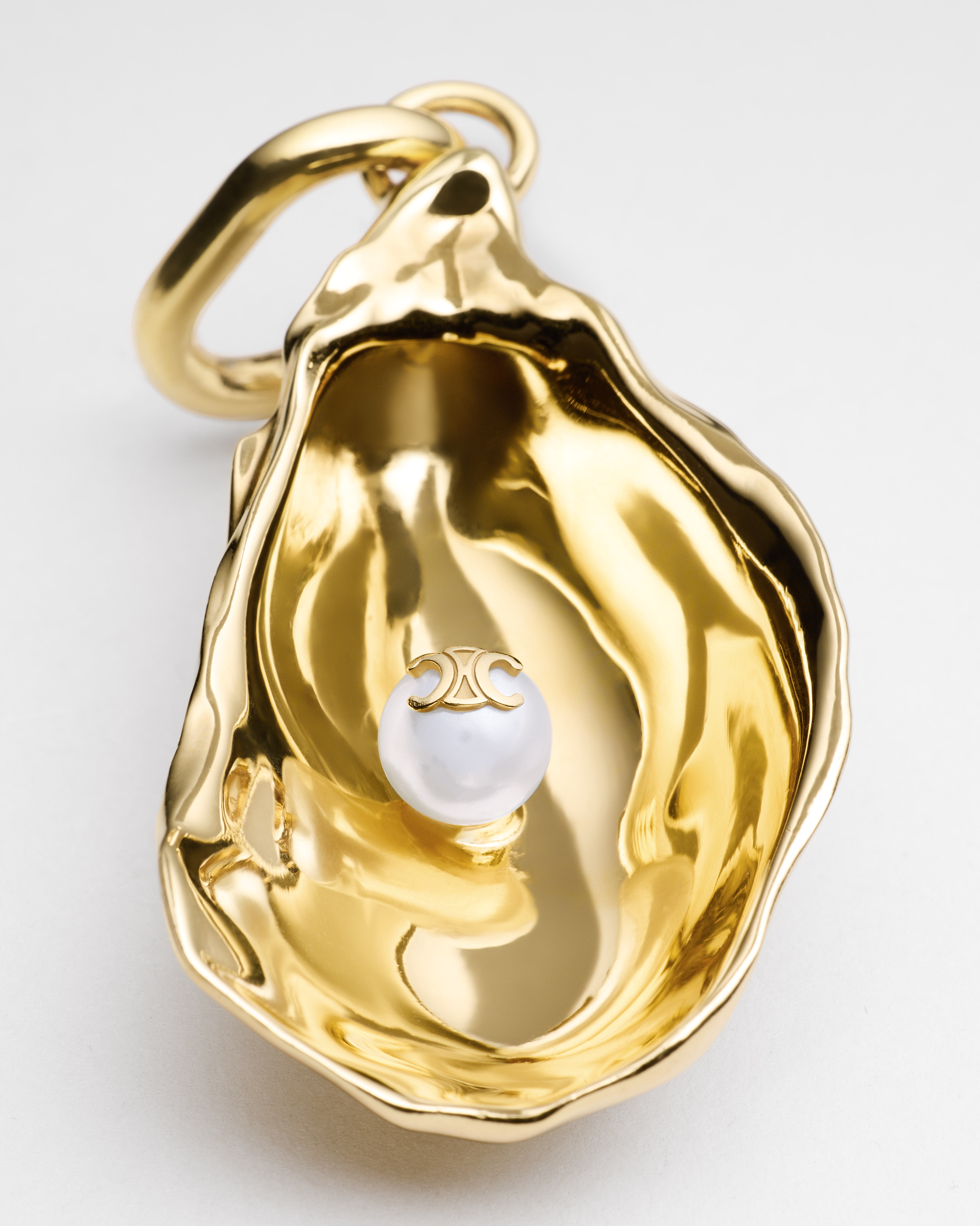 CHARMS OYSTER IN RESIN PEARL AND BRASS WITH GOLD FINISH - GOLD